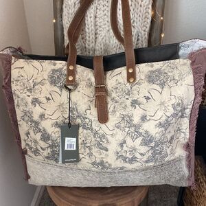 - Myra Bag Floweret Weekender Bag